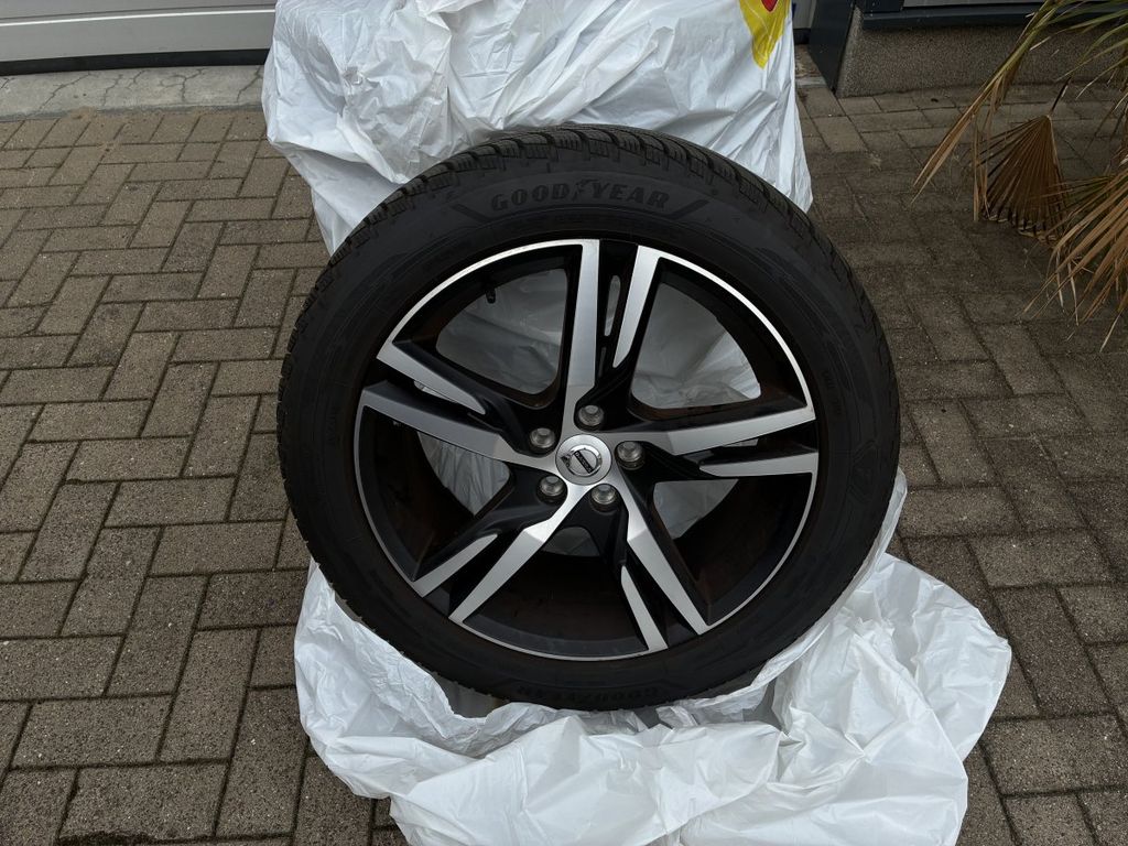 Volvo XC40 2024