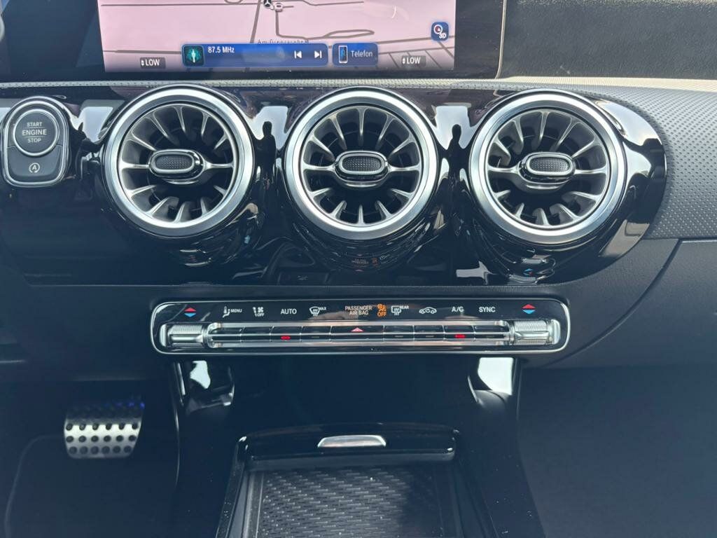 Mercedes-Benz CLA 200 2024