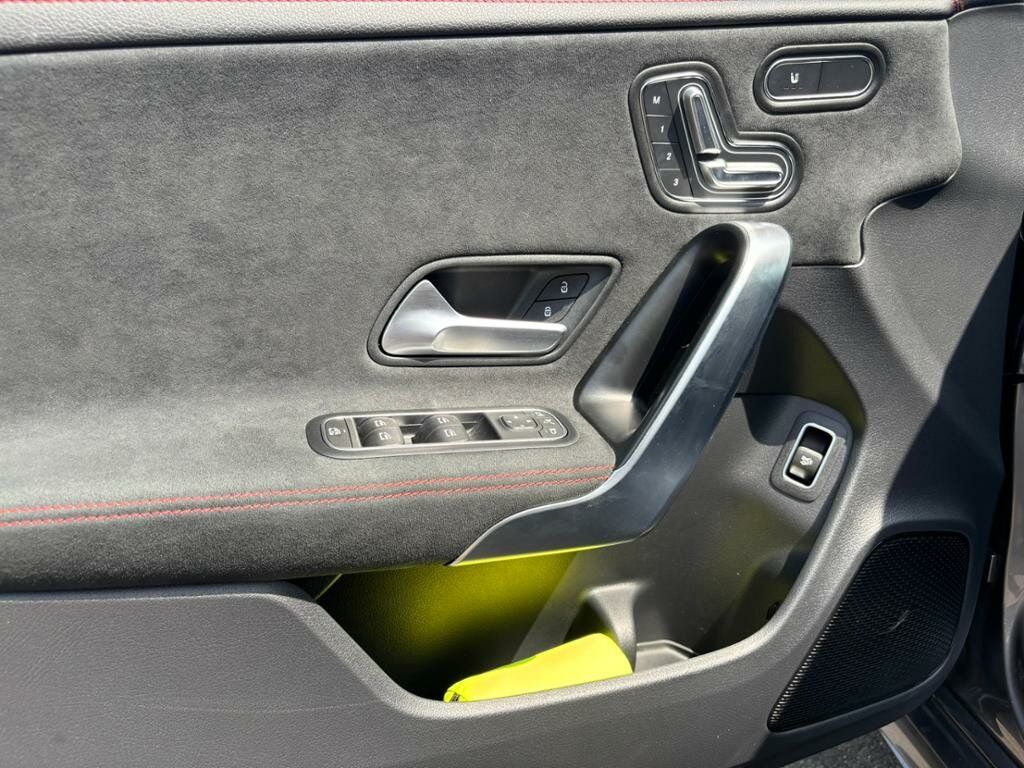 Mercedes-Benz CLA 200 2024