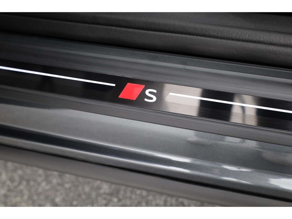 Audi SQ5 2025