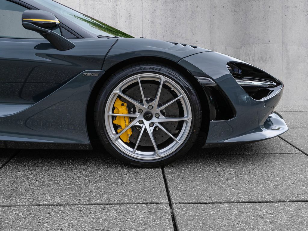 McLaren 750S
