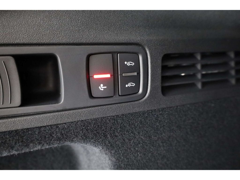 Audi SQ5 2025