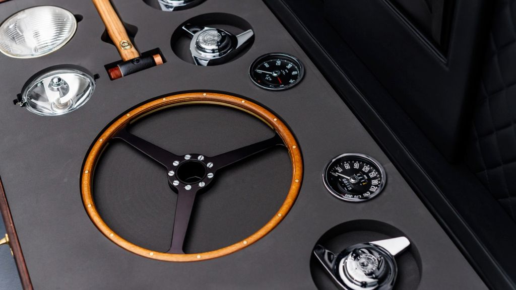 Aston Martin DB 2018