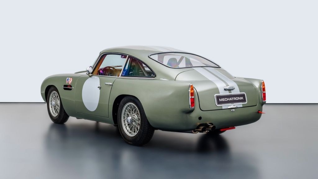 Aston Martin DB 2018