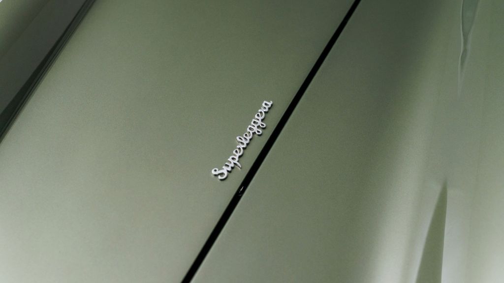 Aston Martin DB 2018