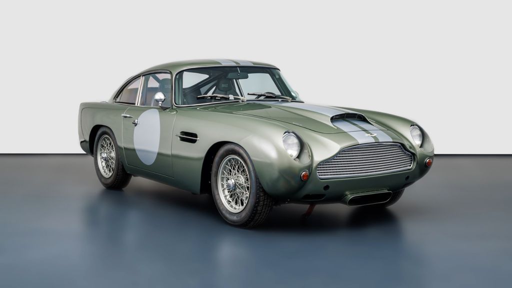 Aston Martin DB 2018