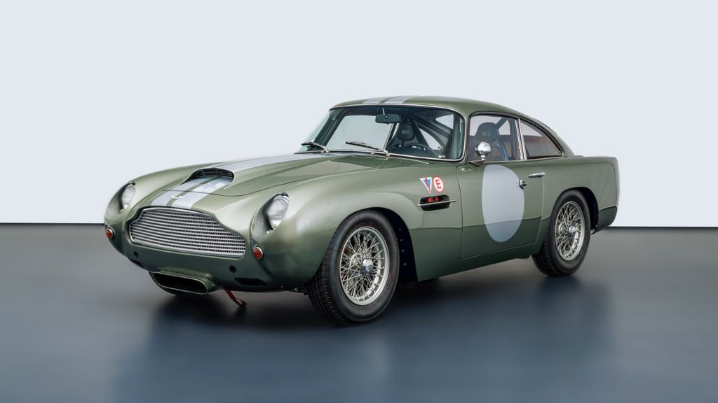 Aston Martin DB 2018