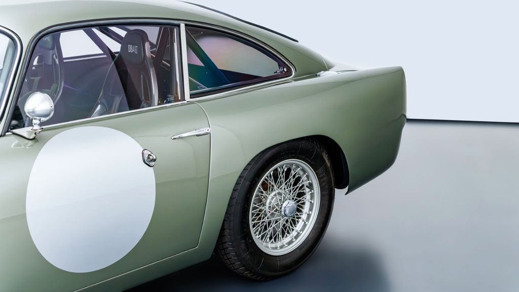 Aston Martin DB 2018