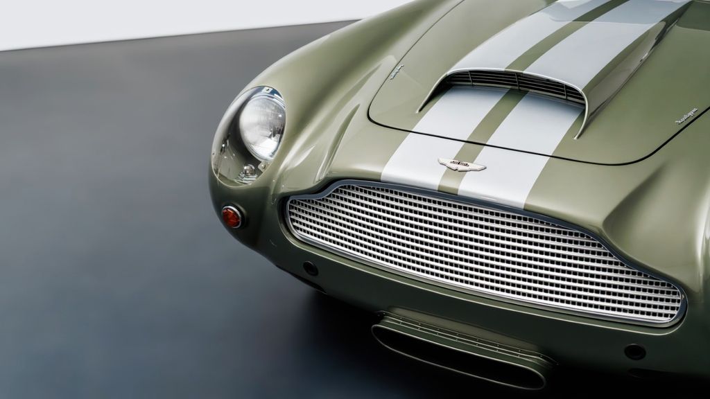 Aston Martin DB 2018