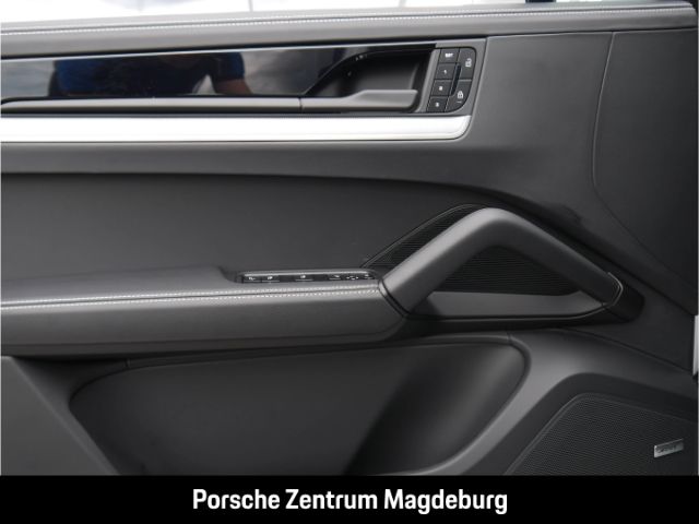 Porsche Cayenne 2025