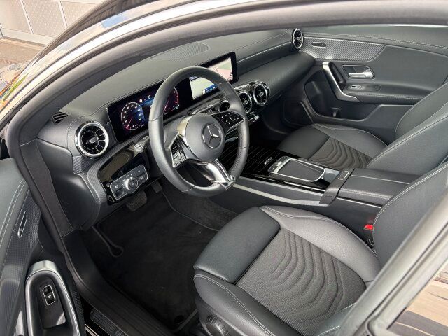 Mercedes-Benz CLA 180 2024