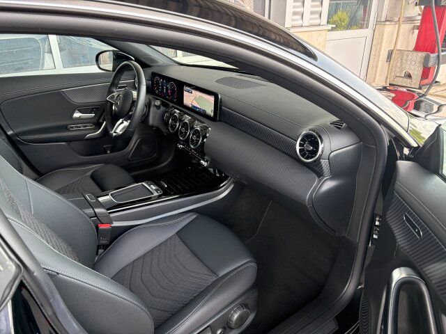 Mercedes-Benz CLA 180 2024