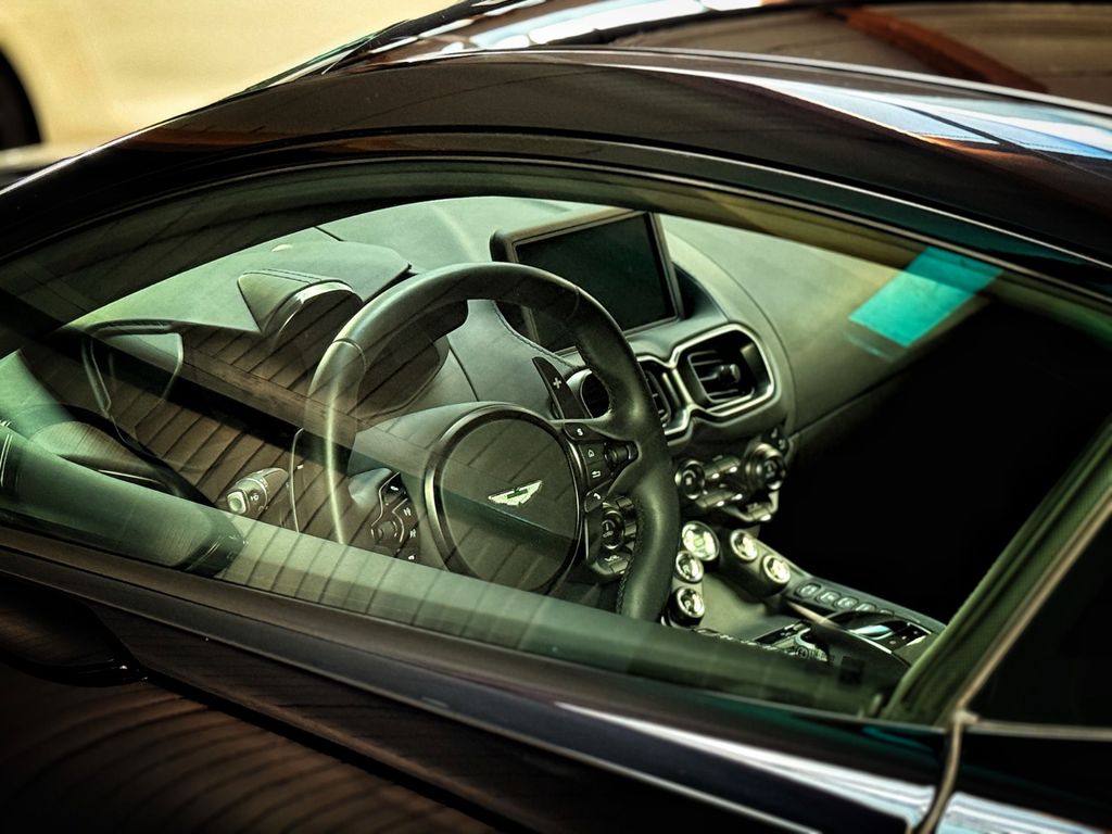 Aston Martin V8 Vantage 2023