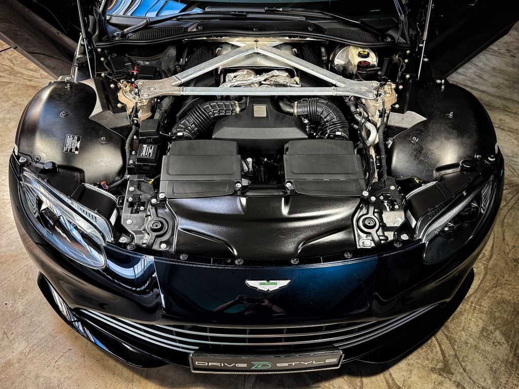 Aston Martin V8 Vantage 2023