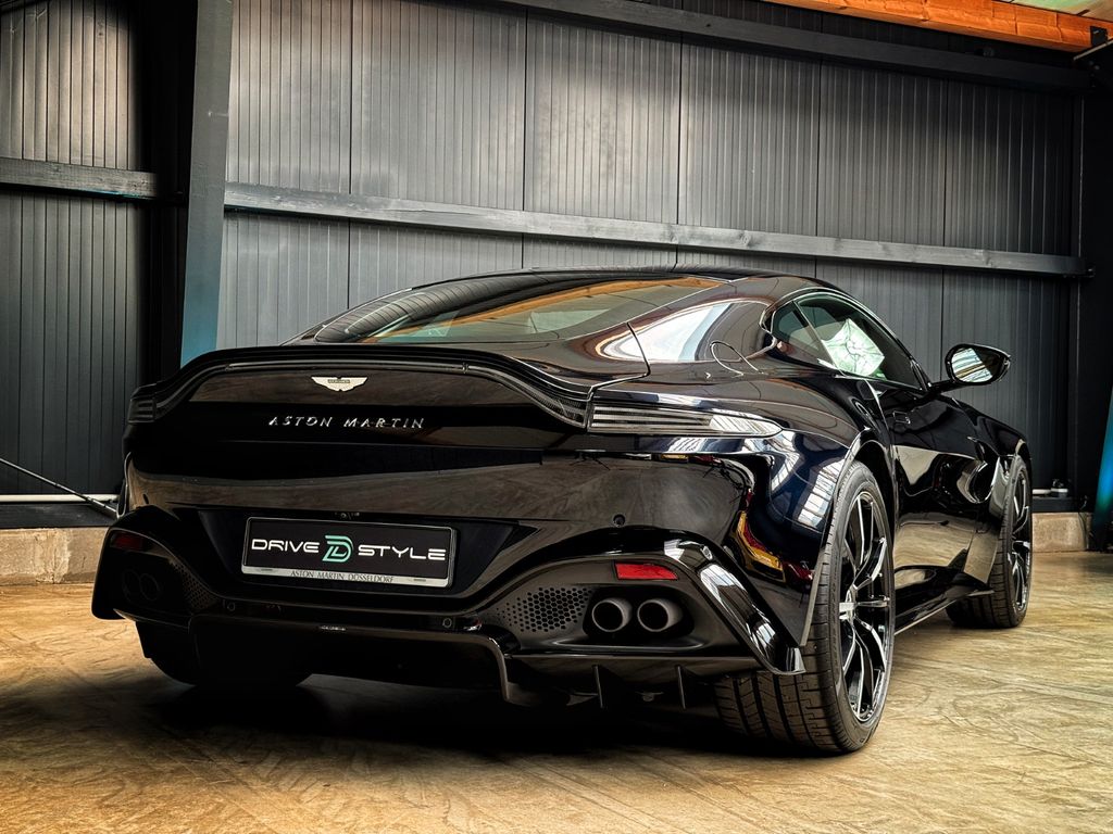 Aston Martin V8 Vantage 2023