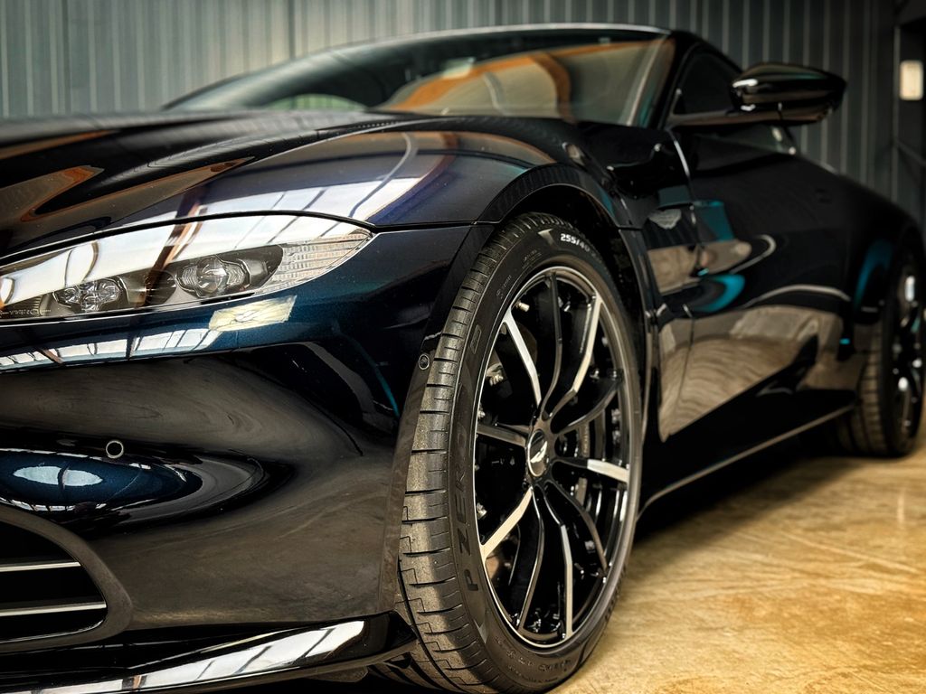 Aston Martin V8 Vantage 2023