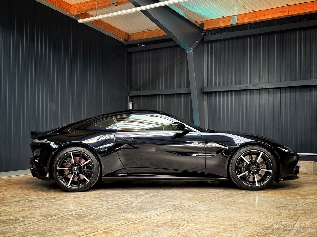 Aston Martin V8 Vantage 2023