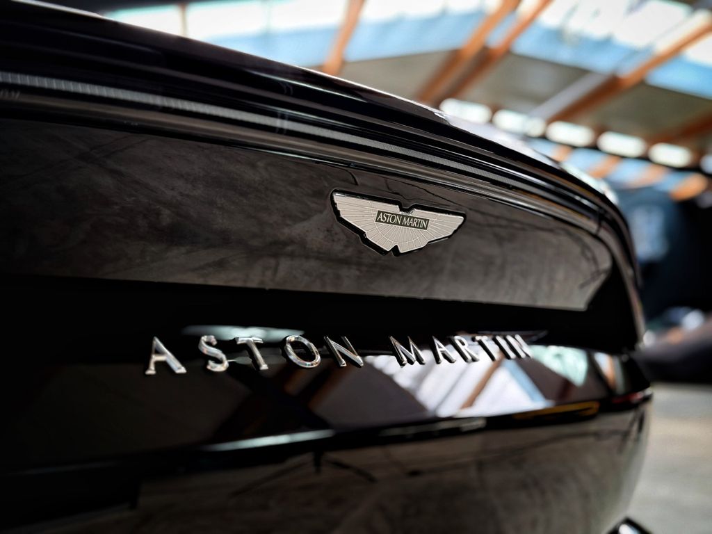 Aston Martin V8 Vantage 2023