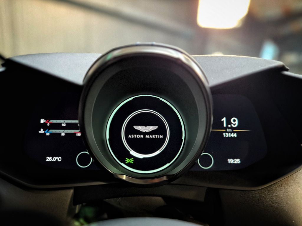 Aston Martin V8 Vantage 2023