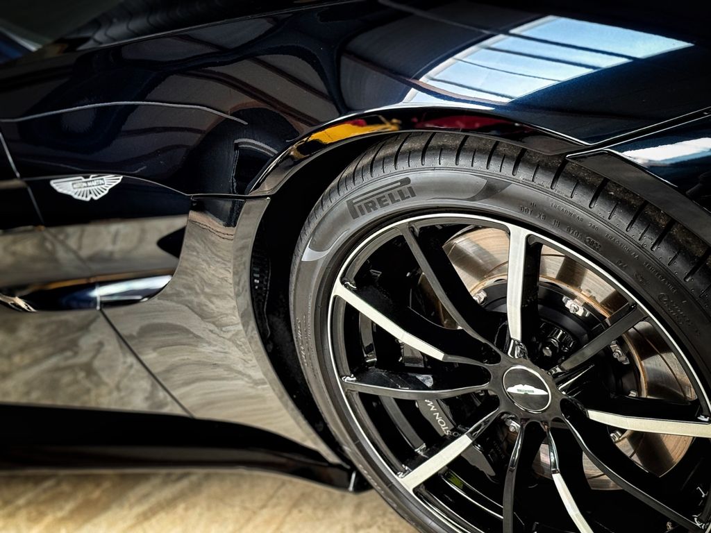 Aston Martin V8 Vantage 2023