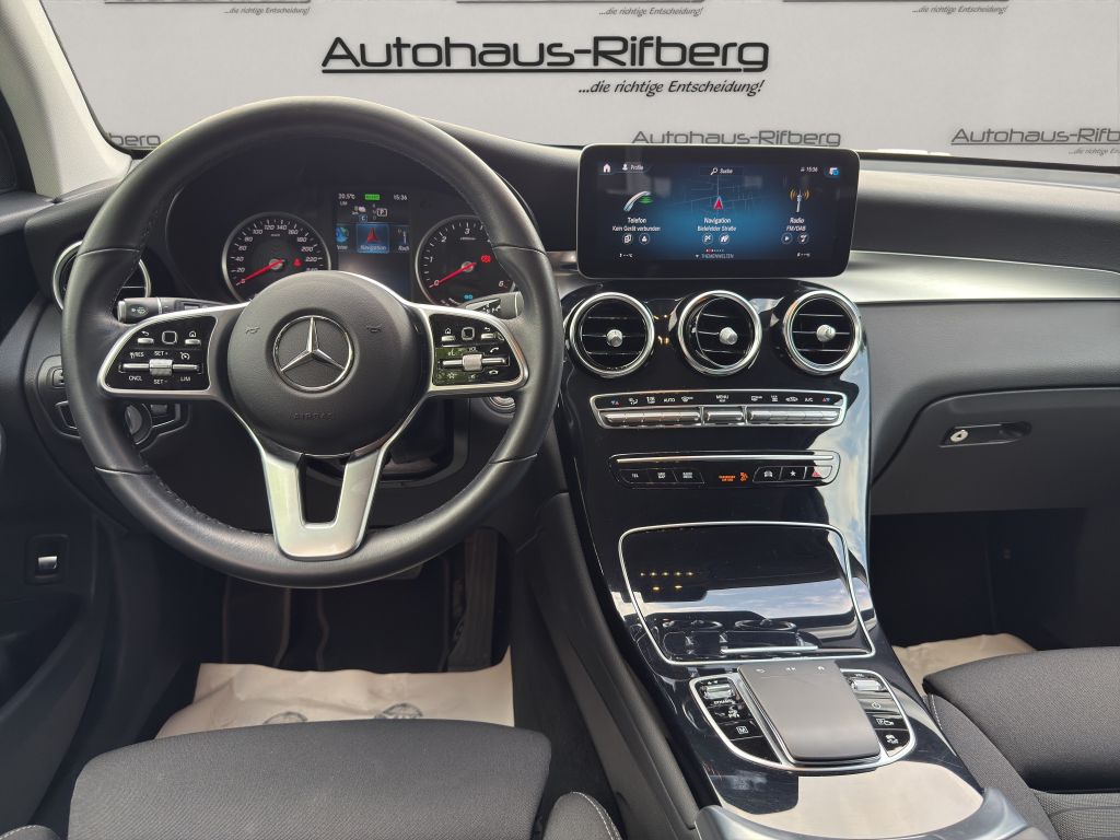 Mercedes-Benz GLC 300 2022