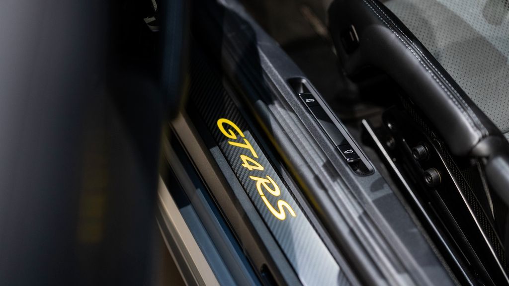 Porsche Cayman 2022