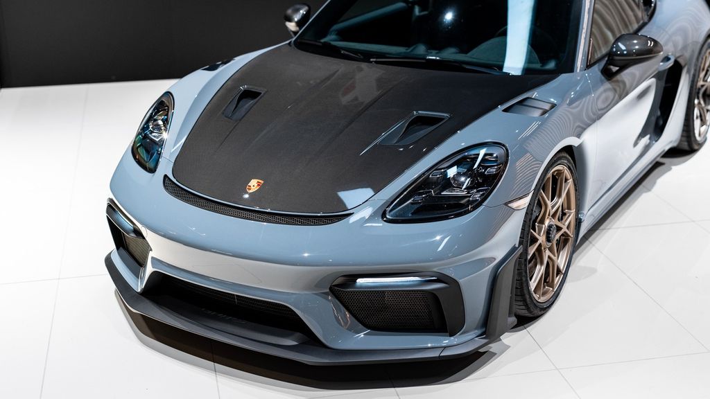 Porsche Cayman 2022