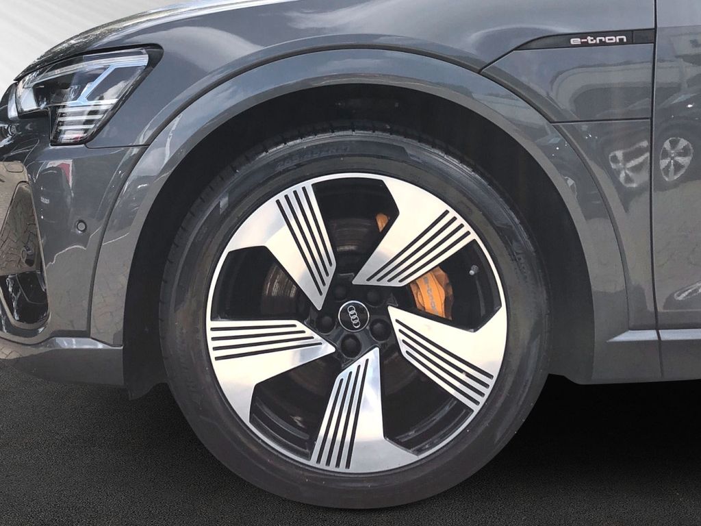 Audi e-tron 2021