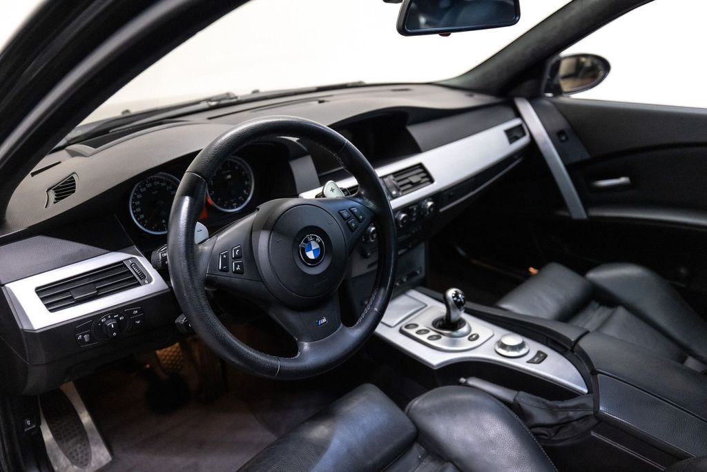 BMW M5 2005