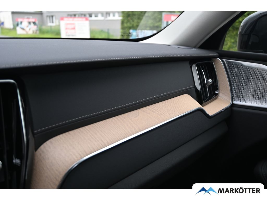 Volvo XC60 2025