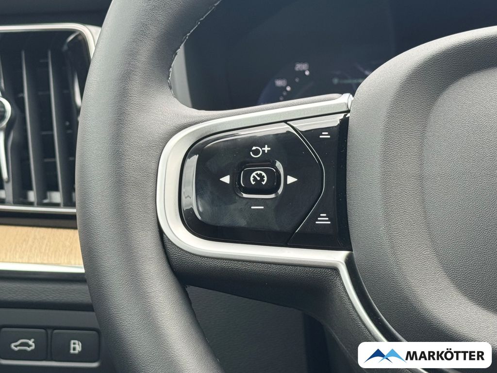 Volvo XC60 2025