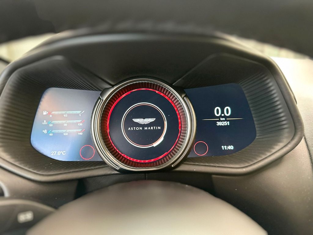 Aston Martin DB11 2018