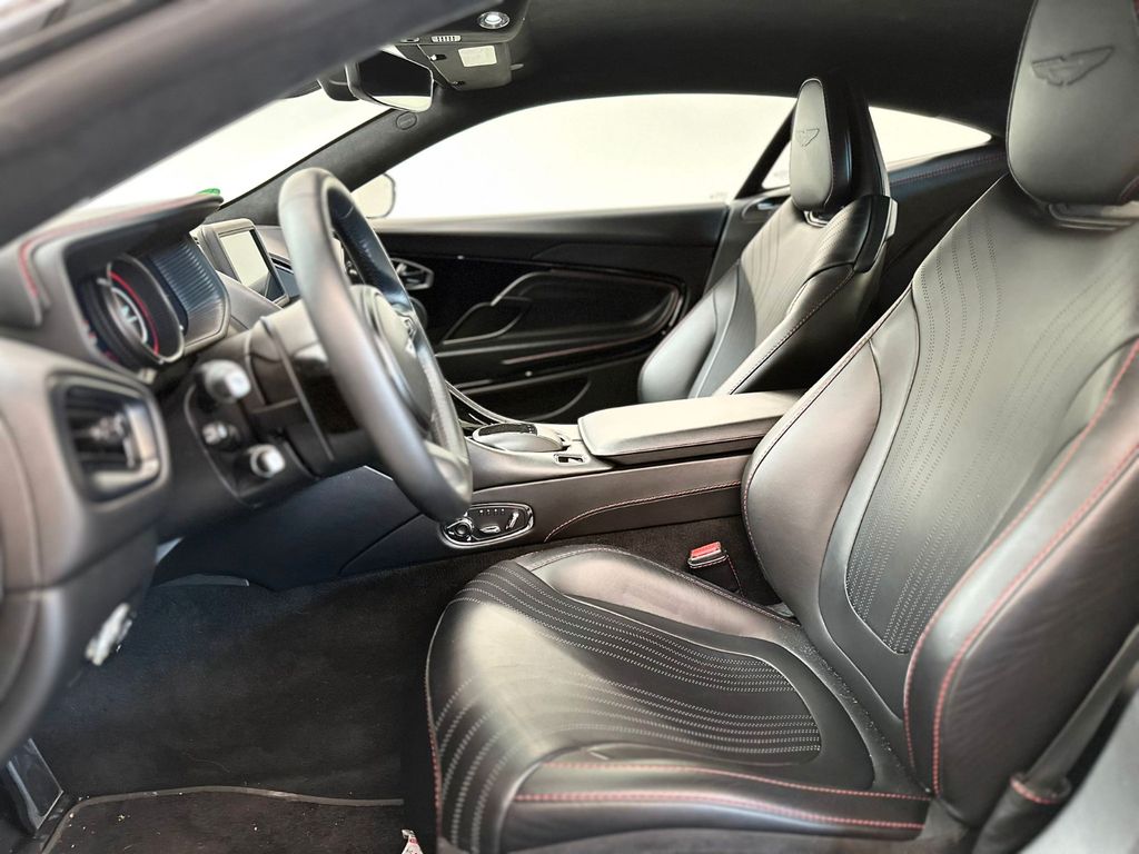 Aston Martin DB11 2018