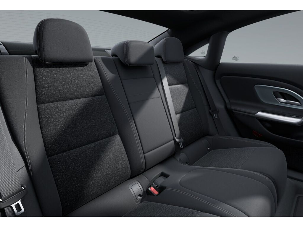 Mercedes-Benz CLA 350