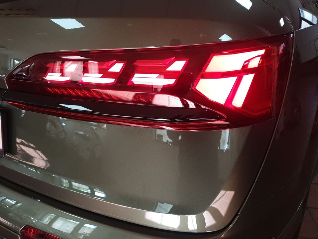 Audi SQ7 2025