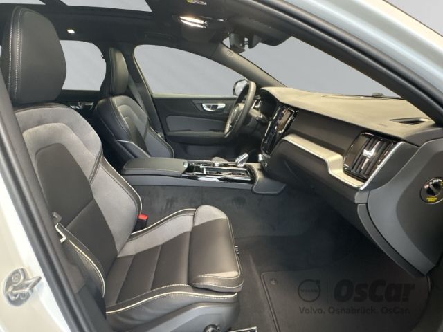Volvo V60 2025