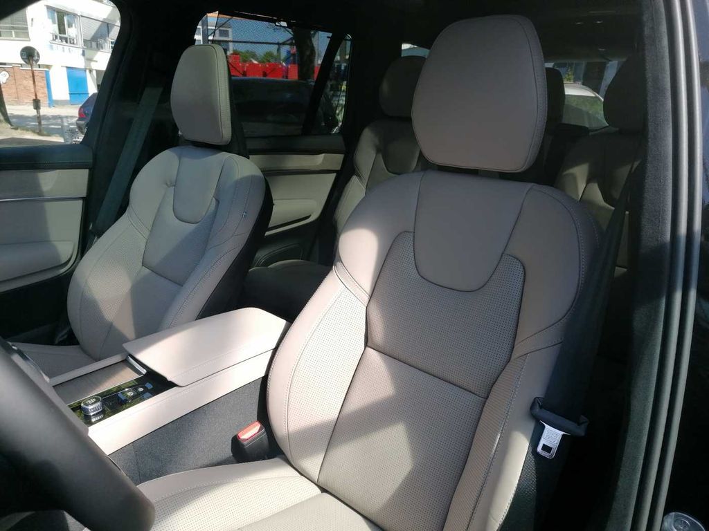 Volvo XC90 2025
