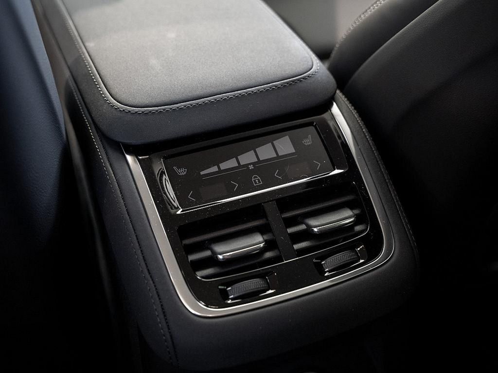 Volvo XC90 2025