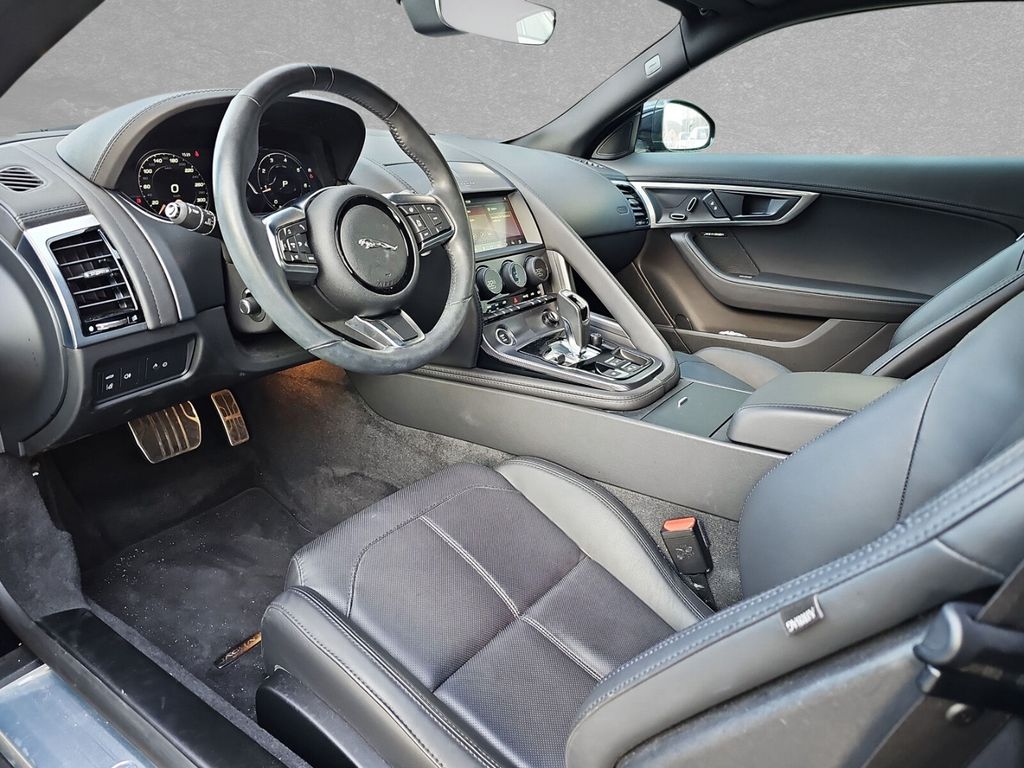 Jaguar F-Type 2021