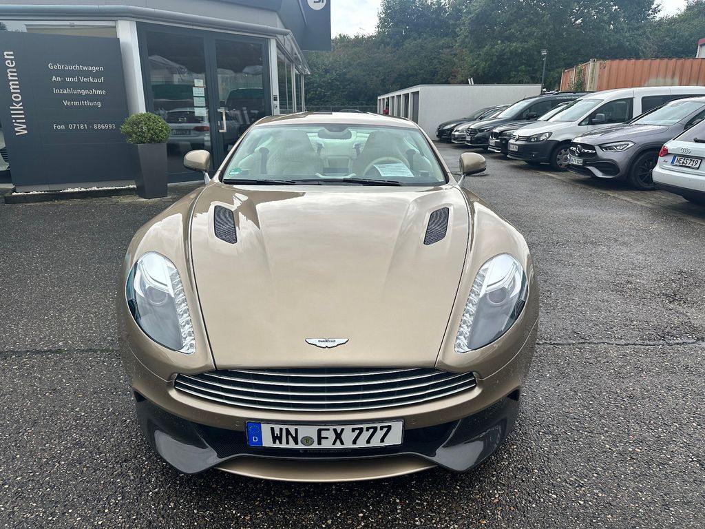 Aston Martin Vanquish 2012