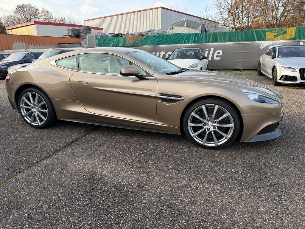 Aston Martin Vanquish 2012