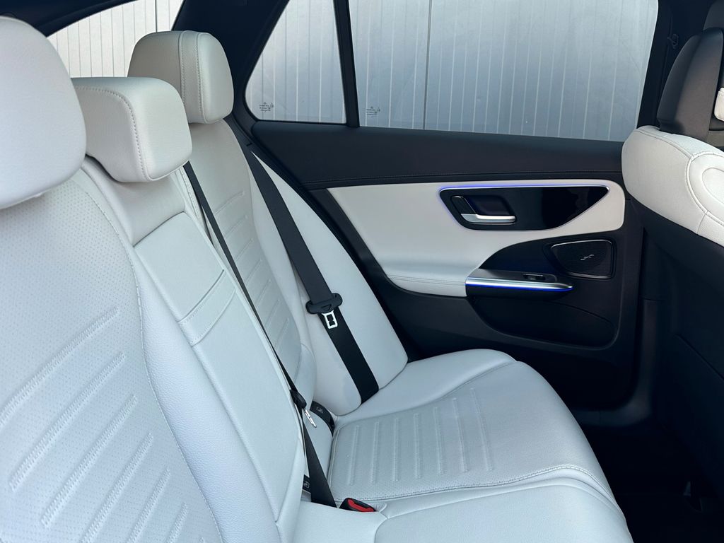 Mercedes-Benz C 200 2025