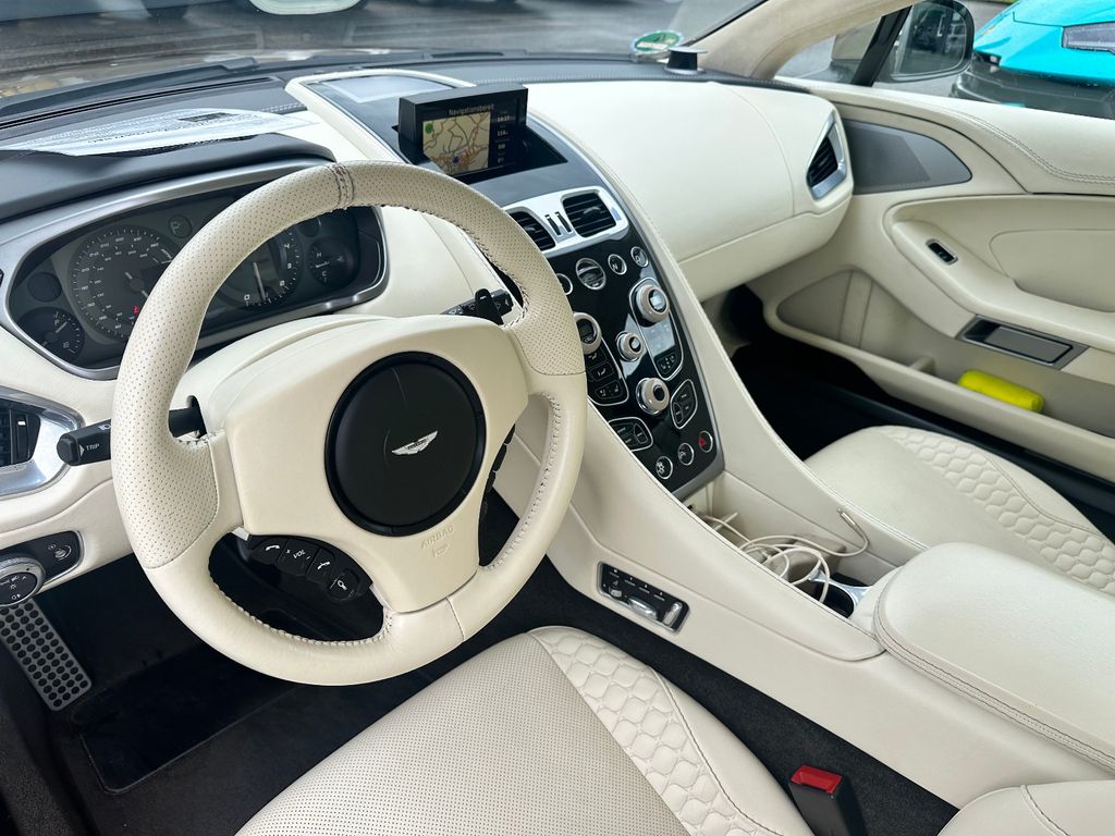 Aston Martin Vanquish 2012