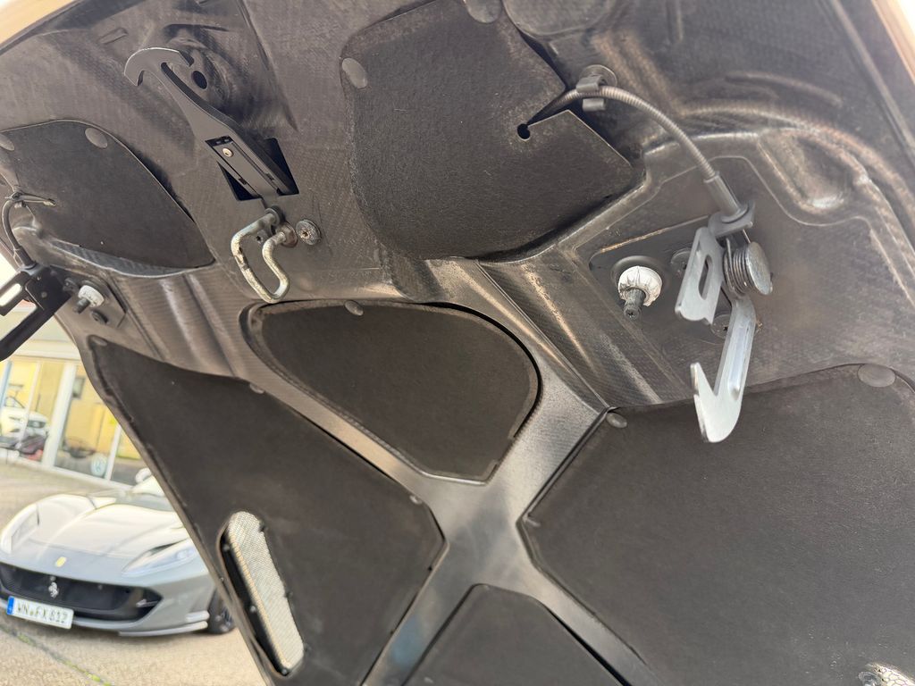 Aston Martin Vanquish 2012