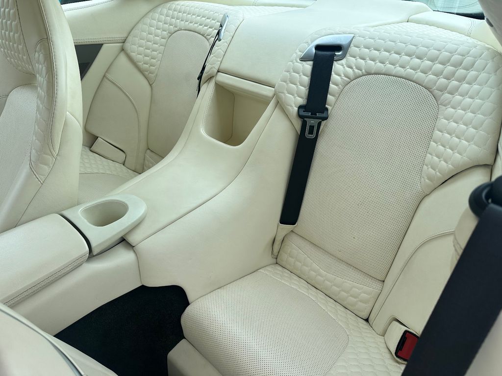 Aston Martin Vanquish 2012