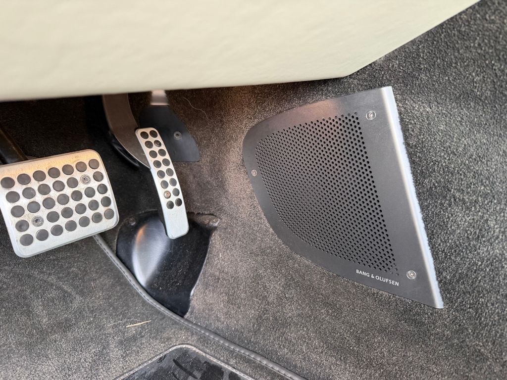 Aston Martin Vanquish 2012