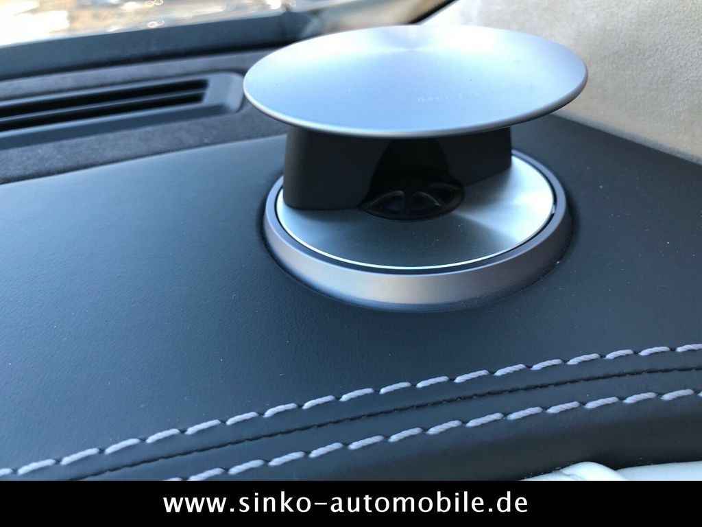 Aston Martin Vanquish 2012