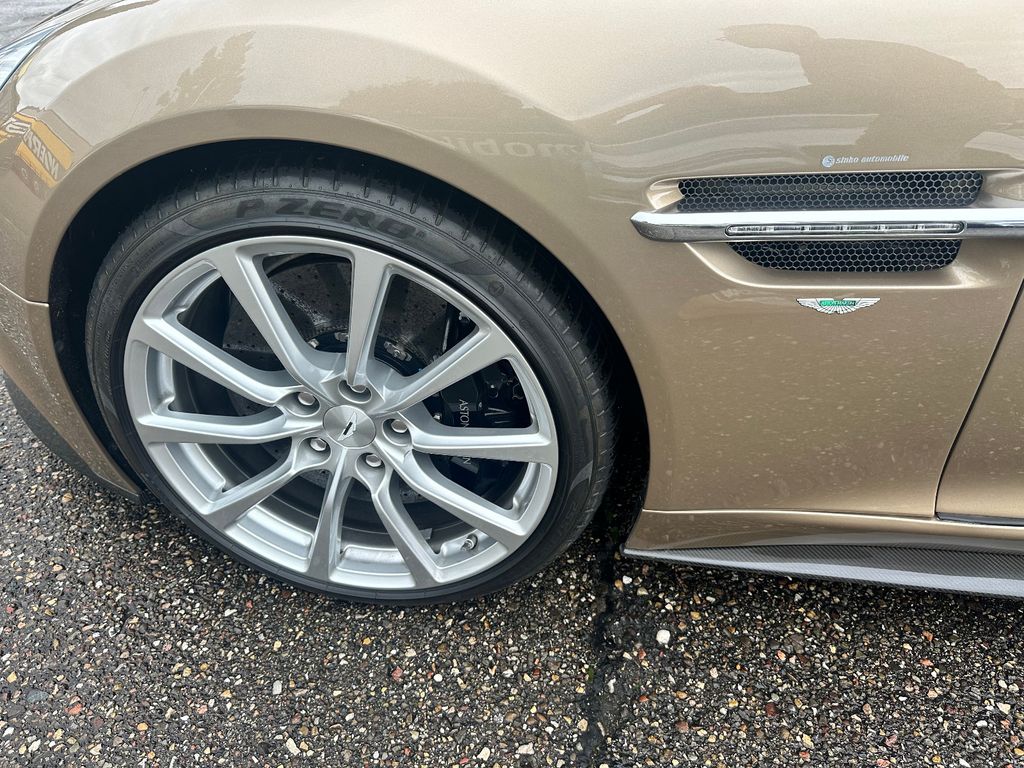 Aston Martin Vanquish 2012