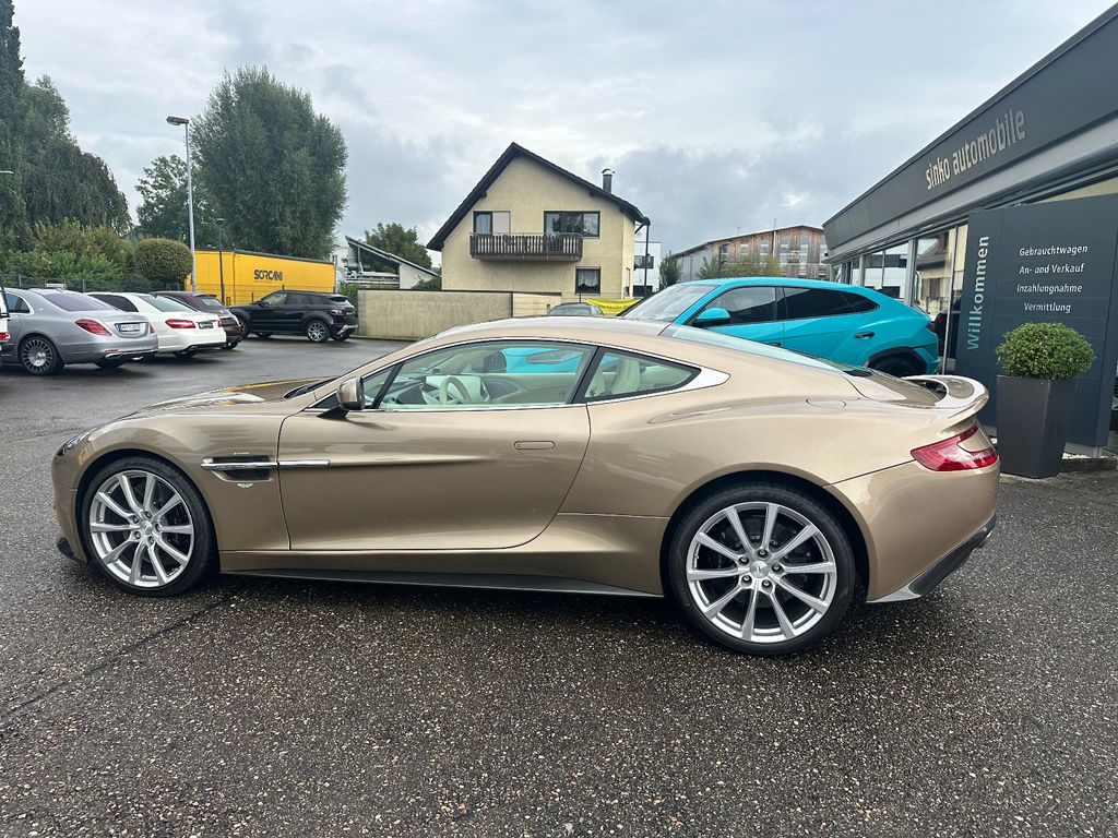 Aston Martin Vanquish 2012
