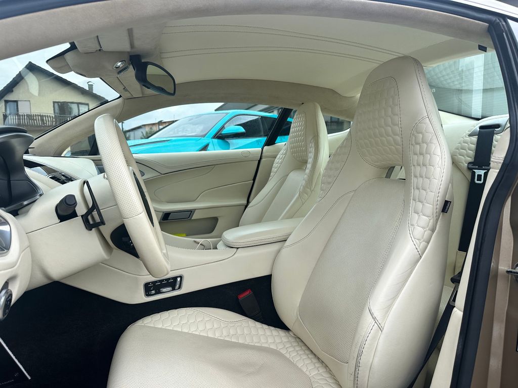 Aston Martin Vanquish 2012